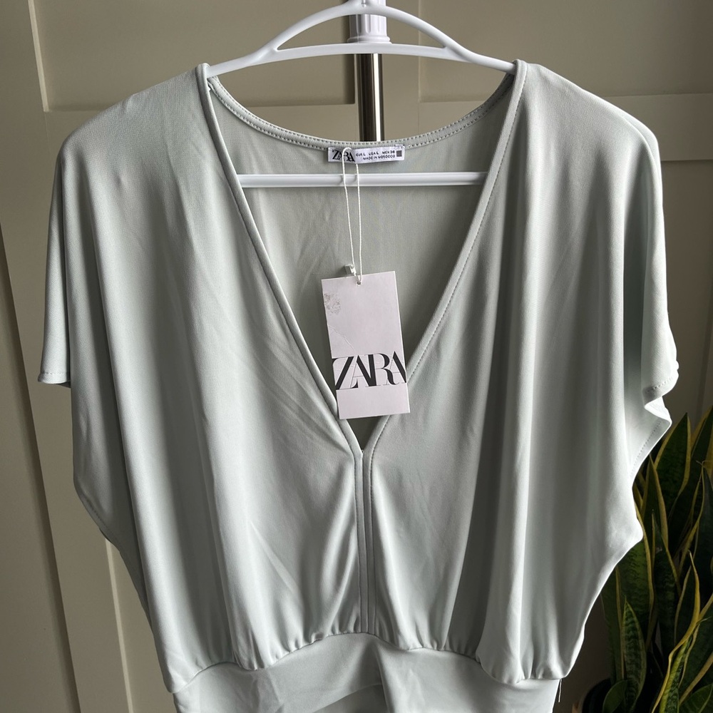 (NWT) Zara Deep V-Neck Blouse - Light Green, Large